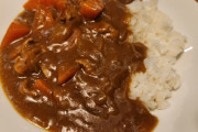 【悲報】カレーに玉ねぎが必要な理由、誰も説明できない