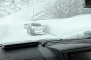 【疑問】電気自動車って大雪で立ち往生に巻き込まれたらどうするの？