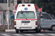 【動画】「なぜ止まらない？」交差点に進入する救急車に道を譲らない人々