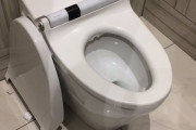 パチ屋のトイレの後に手を洗わない人の理由が判明「俺のものよりレバーやボタンの方が汚いから」
