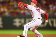カープ島内、開幕戦で痛恨決勝点献上。島内なら次は大丈夫というファンの声！一方昨年の栗林の二の舞を心配する声も