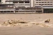 【動画】 飛騨川が氾濫、下呂市で約400世帯孤立　命を守るため最大級の警戒を呼びかけ