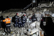 トルコ地震、ついに死者が一万人を超える