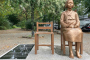 【慰安婦像】ベルリン「平和の少女像」撤去の危機にドイツ市民も請願運動 1555人(米国から70人含む)が撤去反対の請願に署名