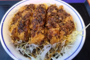 【悲報】ソースカツ丼が卵とじカツ丼の人気を上回れない理由、ガチで不明