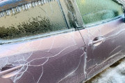 【画像】北海道、寒さで車がアイスコーティングされるwwwwwwwww