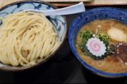 つけ麺って麺類史上最高傑作なはずやのになんで天下とれないんや