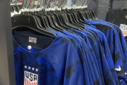アメリカでサッカーは人気なし？代表ユニフォームが間違ってバスケコーナーに売られる現実