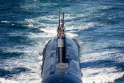 米海軍のロサンゼルス級原子力潜水艦「サンタフェ」が横須賀を出港！