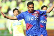 J2甲府、ブラジル人DFメンデスが４年ぶり復帰！「再びこの場に…」日本でのプレー経験豊富な31歳（関連まとめ）