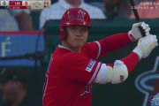 大谷翔平、第一打席で6試合連続安打となるライト前ヒット！！！！！！！！！