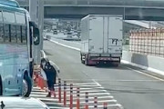 【大阪】それは良いのかな？高速道路上でバスガイドを降ろしてしまう観光バス。