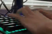 「速すぎて怖い…」海外の高速タイピングの達人は1分間当たり290ワード