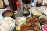 【激アツ】500円の唐揚げ定食頼んだ結果がこれwwwwwwww（画像あり）
