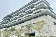 【画像】名古屋城のそばにこんなホテルを建ててしまう名古屋のセンスｗｗｗｗｗｗ