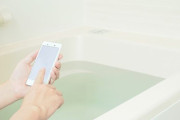 風呂にまでスマホ持ってくやつｗ