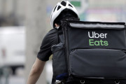 【新体系】Uber Eatsの報酬3割減が全国拡大へ、基準・内訳示さないブラックボックスに