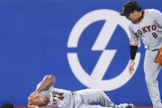 【GIF】巨人 テームズ　ジャンプして負傷退場