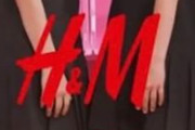 H＆Mの広告に「女児の性的対象化につながる」と批判殺到！→これどう思う？