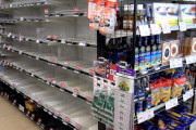 海外「今までのんびり過ぎ！」東京都内のスーパーがパニック状態に（海外の反応）