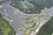 福島のゴルフ場、いつのまにか6万3千枚のソーラーパネルになってた