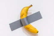 【芸術】壁に貼ったバナナ、9億円超で落札されるｗｗｗｗｗｗ