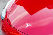 【テスラ】イーロン・マスクがテスラ車で間もなくSteamのゲームがプレイできるようになると発言
