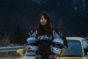 【画像】RX-7に乗るヤンチャな女子ドライバーさん、とんでもないもの抱えて記念写真を撮ってしまうｗｗｗｗｗｗｗｗｗｗ