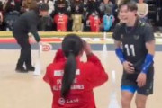 【海外絶賛】「スポーツマンシップの教科書」日本のバレー選手、サーブ事故後の“心からの謝罪”が話題に