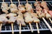 【画像】畑の隅っこで焼き鳥するぞ！