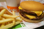 【朗報】マクドナルド、ダブルチーズバーガーの衝撃価格クーポン配布！！！！