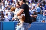 【MLB】大谷翔平の愛犬デコピンをドジャースのマスコットに！　ロバーツ監督が主張　ベッツは着ぐるみ製作を提案