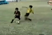 【動画】1995年のメッシ、8歳にしてもう出来上がっている模様
