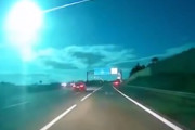 【動画】夜空を照らす閃光。ポルトガルで撮影された隕石が美しい。