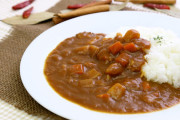 カレー食うとき米は左右どっちのポジションが最適解なんや