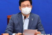 【韓国】 与党代表「北核放置で核ミサイル現実化→直ちに朝米対話必要」「天皇制維持のため多数の日本国民が犠牲になった」[08/09]  [蚯蚓φ★]
