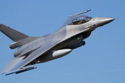 戦闘機F-16は一体いつまで売れ続けるのか？新たにボツワナとチリが購入国として浮上