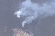 70代男性、刈った雑草を燃やしていたところ、うっかり山も燃やしてしまう…現在も延焼中