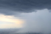 【動画】大阪のゲリラ豪雨を生駒山の山頂から撮影したビデオが美しい。