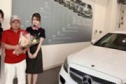 【画像】ベンツの納車式、女社員のレベルが高すぎると判明