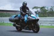 カワサキモータース、水素エンジンバイクを公開走行…量産メーカーでは世界初！