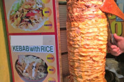 ケバブ「安くてうまいです。食べ歩きできます」←こいつが東京以外で流行らない理由ｗｗｗ