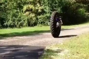 【動画】一輪バイクがカッコいいと話題に