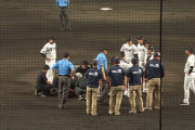 阪神・石井大智、頭部に打球直撃　担架で運ばれ途中交代…甲子園騒然