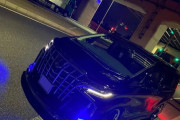 【急募】黒アルファード+青いフォグランプ+8888ナンバー←あと一つは何？