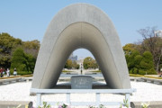 【悲報】アメリカ人、広島にて「原爆を落とされたのが公園で良かったですね」