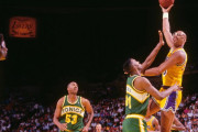 【NBA】ウェンバンヤマはスカイフックを習得するべき