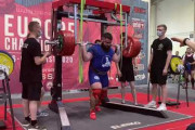 【動画】パワーリフティングで400kgを持ち上げようとした選手、両膝骨折。半月板が割れて健が切れる