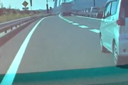 高速の合流で前の車を追い越すかどうかで意見が分かれてしまう動画ｗｗｗ