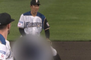 【悲報】試合中の塁上でとんでもないことをしてしまうチームが現れる